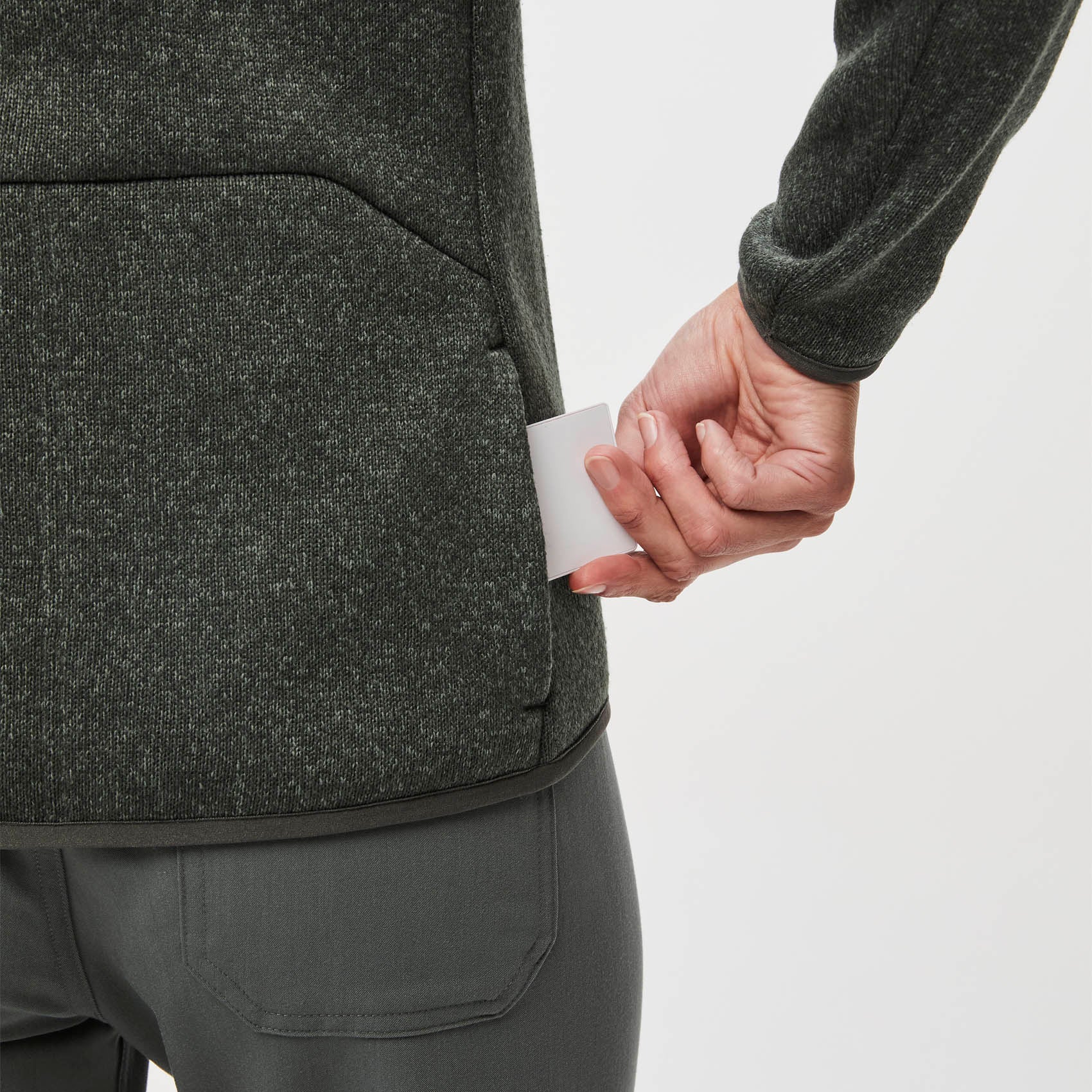 https://cdn.shopify.com/s/files/1/0139/8942/files/Q3_2023_07_HEATHERED-BONSAI_OS-SWEATER-KNIT_W_LOGAN_06614.jpg?v=1695688480