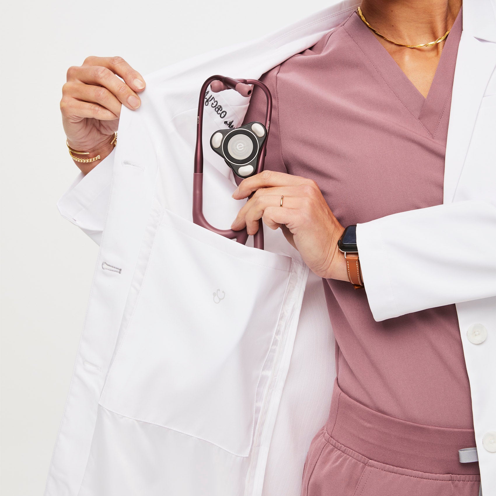 https://cdn.shopify.com/s/files/1/0139/8942/files/Q3_2023_07_MAUVE_EKO_STETHOSCOPE_U_LOGAN_10600_111dfb0c-20ee-4f28-ad0e-c0fad1cd10ad.jpg?v=1693251961