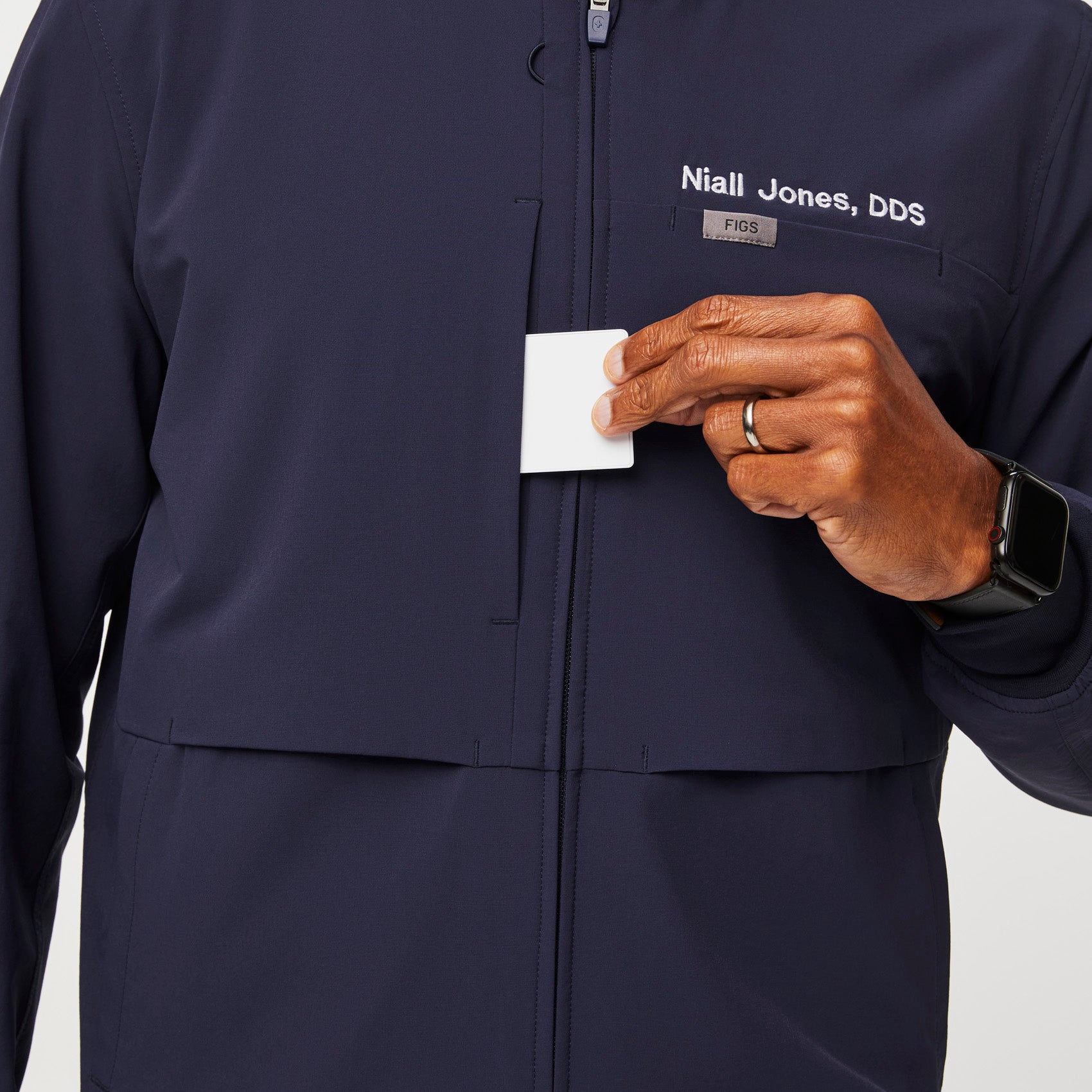 https://cdn.shopify.com/s/files/1/0139/8942/files/Q3_2023_07_NAVY_PRO-BOMBER-JACKET_M_RICHARD_11270.jpg?v=1692833199