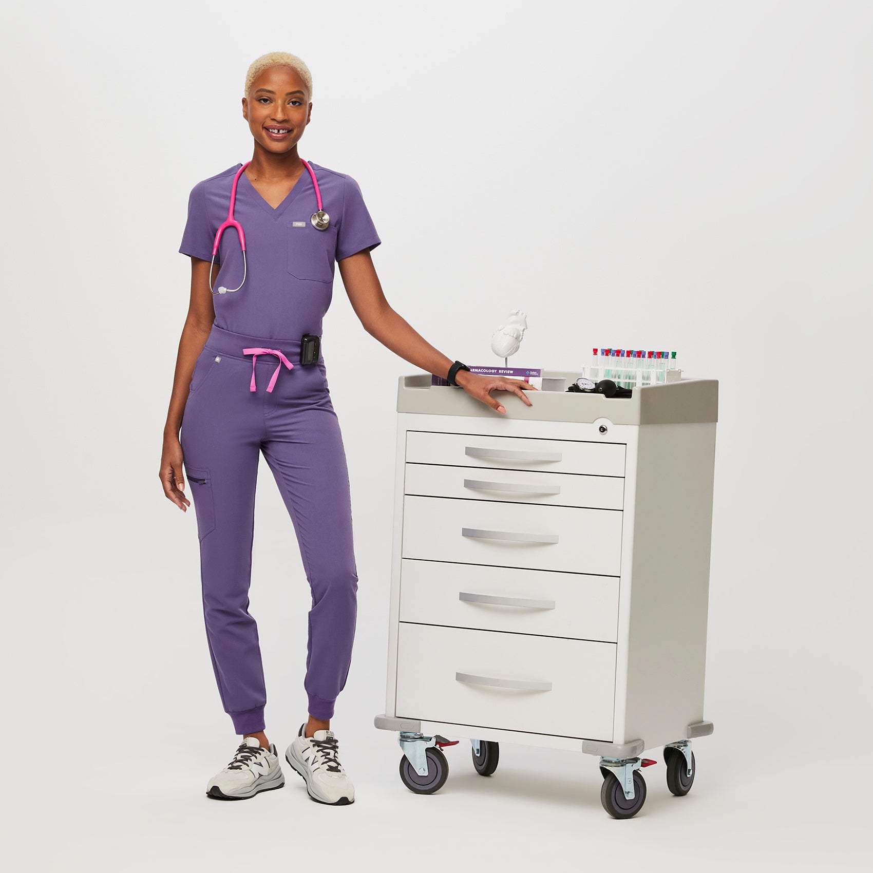 https://cdn.shopify.com/s/files/1/0139/8942/files/Q3_2023_08_AMETHYST_HW-ZAMORA_DEJA_24882.jpg?v=1700009660