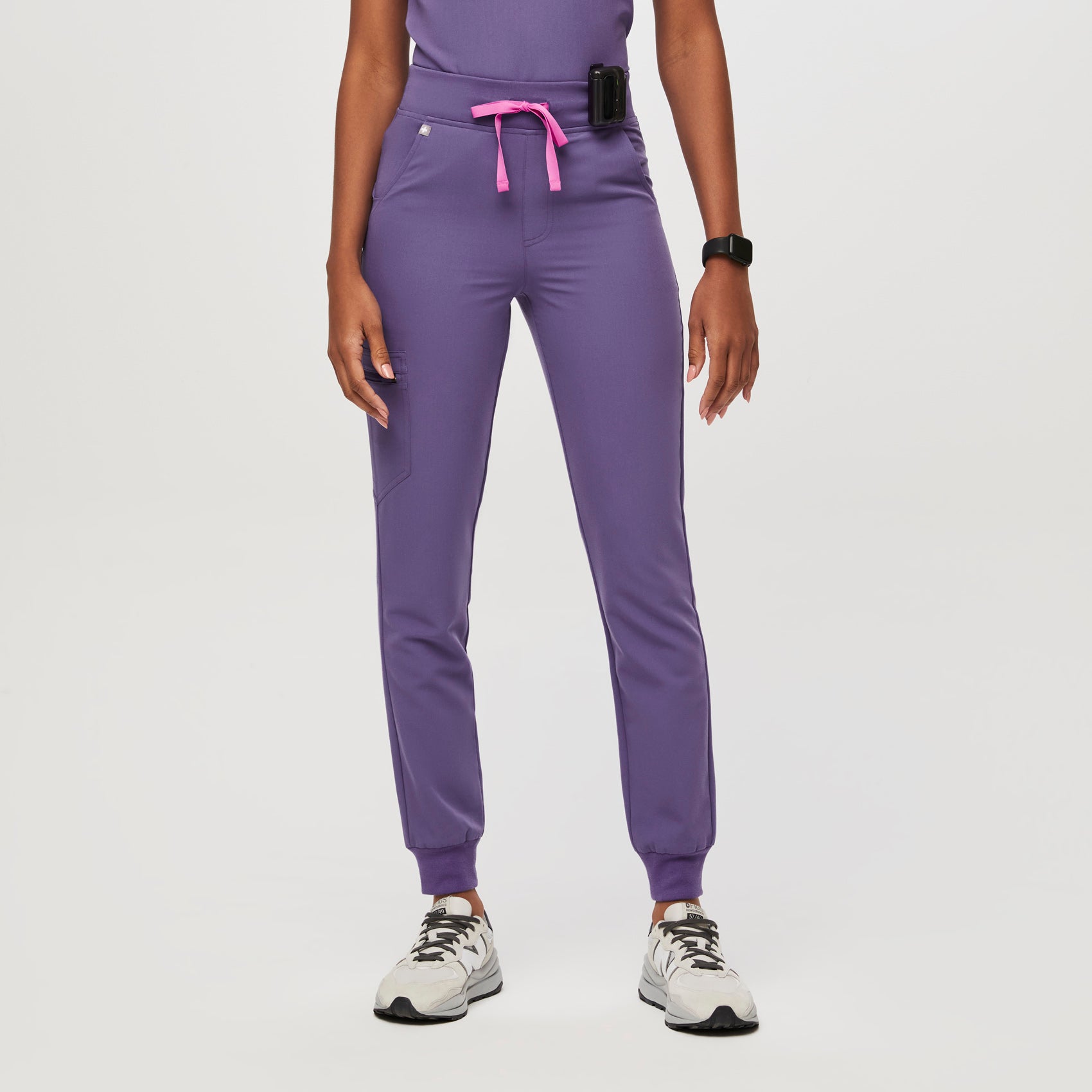 https://cdn.shopify.com/s/files/1/0139/8942/files/Q3_2023_08_AMETHYST_HW-ZAMORA_DEJA_24908.jpg?v=1700009660