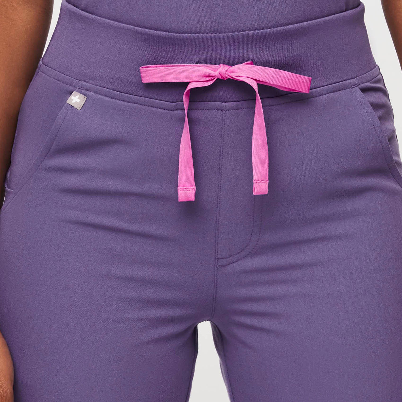 https://cdn.shopify.com/s/files/1/0139/8942/files/Q3_2023_08_AMETHYST_HW-ZAMORA_DEJA_24926.jpg?v=1700009660