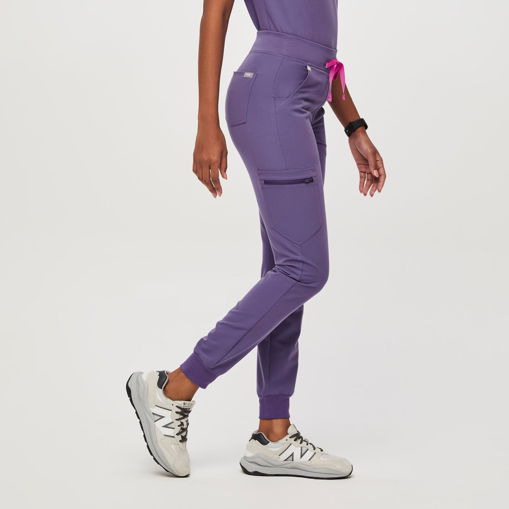 Women’s High Waisted Zamora™ Jogger Scrub Pants Amethyst · FIGS