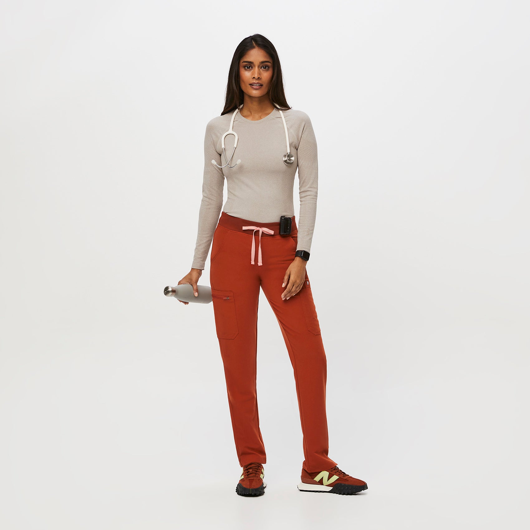 Women’s Yola™ Skinny Scrub Pants 2.0 Auburn · FIGS