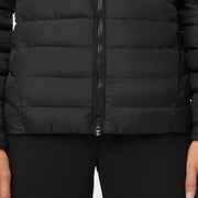 https://cdn.shopify.com/s/files/1/0139/8942/files/Q3_2023_08_BLACK_PACKABLEPUFFER_W_NICOLA_22947.jpg?v=1695923158