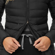 https://cdn.shopify.com/s/files/1/0139/8942/files/Q3_2023_08_BLACK_PACKABLEPUFFER_W_NICOLA_22952.jpg?v=1695923158