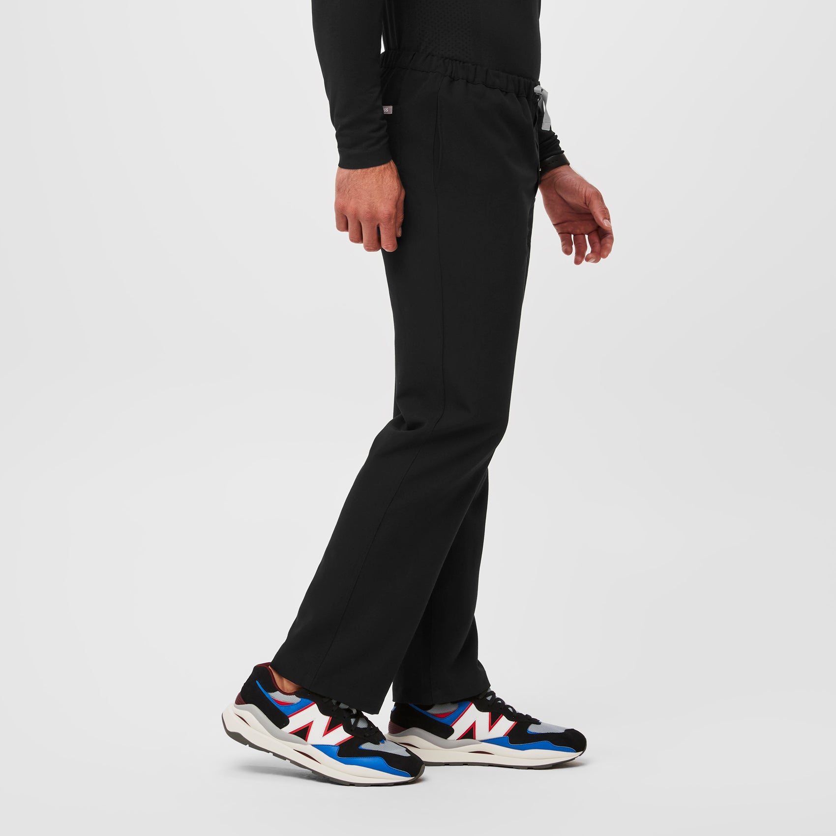 https://cdn.shopify.com/s/files/1/0139/8942/files/Q3_2023_08_BLACK_PISCO_M_DAVEY_21481.jpg?v=1695929815