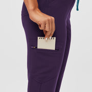 https://cdn.shopify.com/s/files/1/0139/8942/files/Q3_2023_08_BURGUNDY_HW-ZAMORA_W_MADI_19916_f758f5e7-442b-4220-9c1d-6b99ba296a49.jpg?v=1740470580