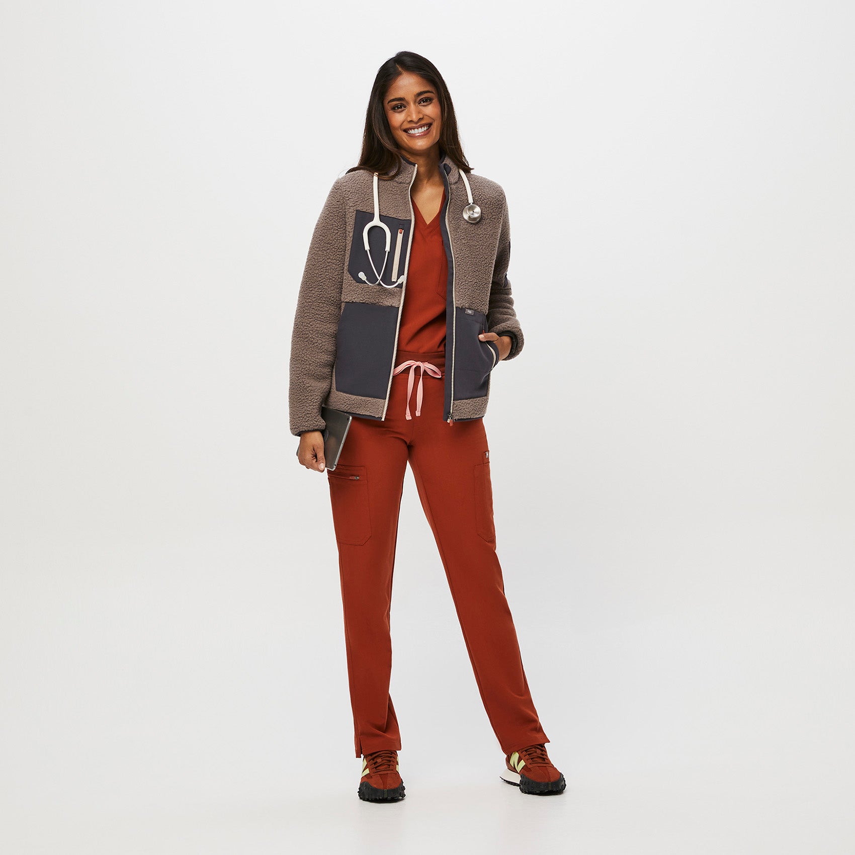 https://cdn.shopify.com/s/files/1/0139/8942/files/Q3_2023_08_CACAO_OS-SHERPA_W_ALYSSAH_14163.jpg?v=1697227853