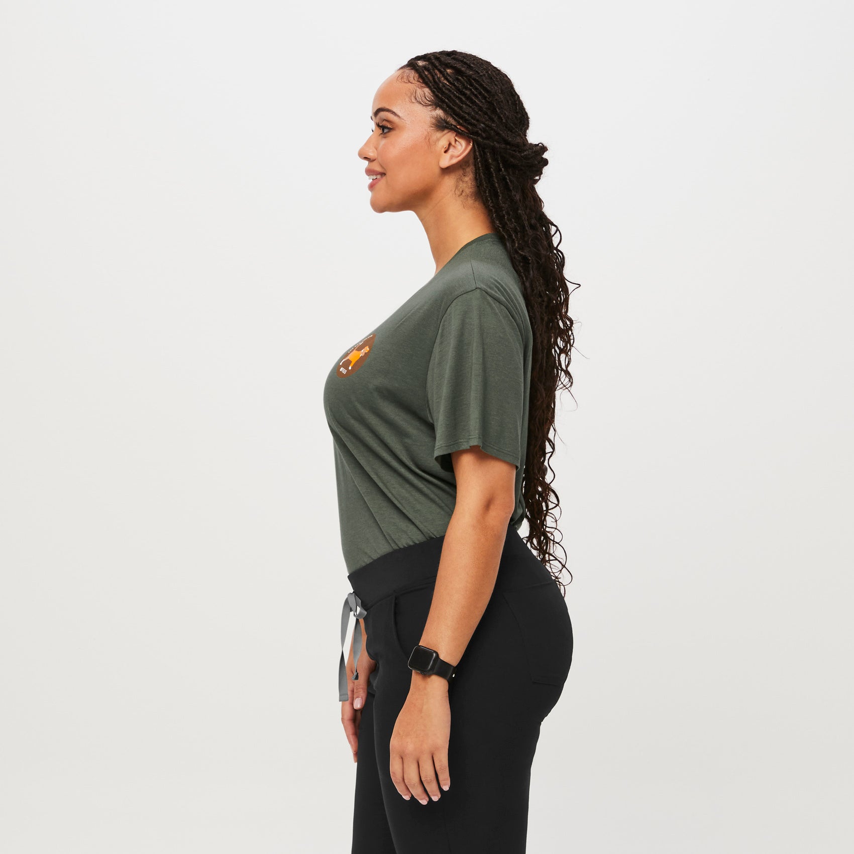 https://cdn.shopify.com/s/files/1/0139/8942/files/Q3_2023_09_MOSS_DOGTOR-RELAXED-SUPERSOFT-SS_W_SALOME_34552.jpg?v=1699398214