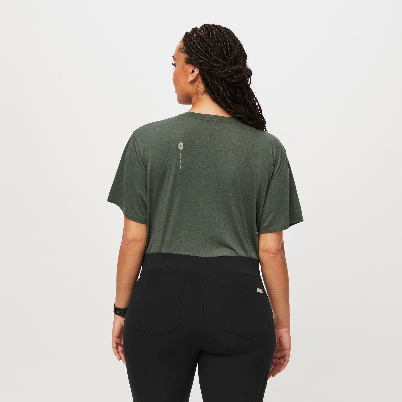 https://cdn.shopify.com/s/files/1/0139/8942/files/Q3_2023_09_MOSS_DOGTOR-RELAXED-SUPERSOFT-SS_W_SALOME_34557.jpg?v=1699398214