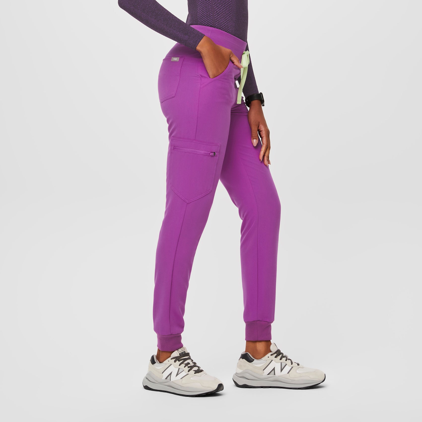 https://cdn.shopify.com/s/files/1/0139/8942/files/Q3_2023_09_PITAYA_HW-ZAMORA_W_DEJA_28079_36556934-f370-467b-85d5-fc6f5adcf129.jpg?v=1699314037