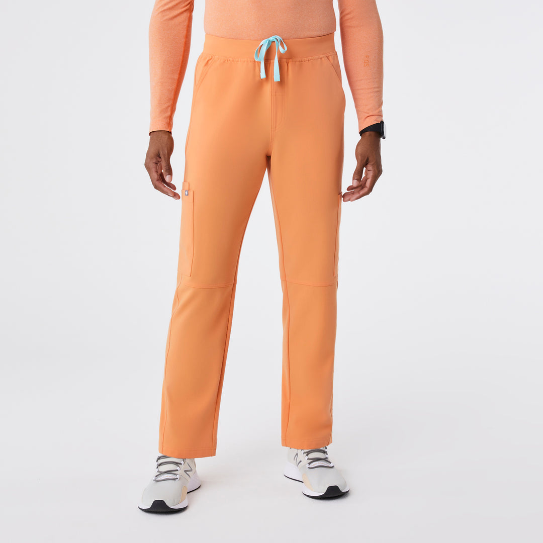 Men's Axim Cargo Scrub Pants™ · FIGS
