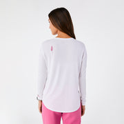 https://cdn.shopify.com/s/files/1/0139/8942/files/Q3_2024_7_WHITE_LSGRAPHICTEE_CHARO_1395.jpg?v=1727203411