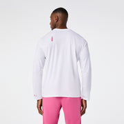 https://cdn.shopify.com/s/files/1/0139/8942/files/Q3_2024_8_WHITE_LSGRAPHICTEE_TERRANCE_2043.jpg?v=1727205619