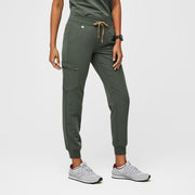 https://cdn.shopify.com/s/files/1/0139/8942/files/Q4_2021_10_MOSS_ZAMORA_W_ALYSSAH_12268_53685283-cad2-426a-92a4-bef6abc7921a.jpg?v=1719252456