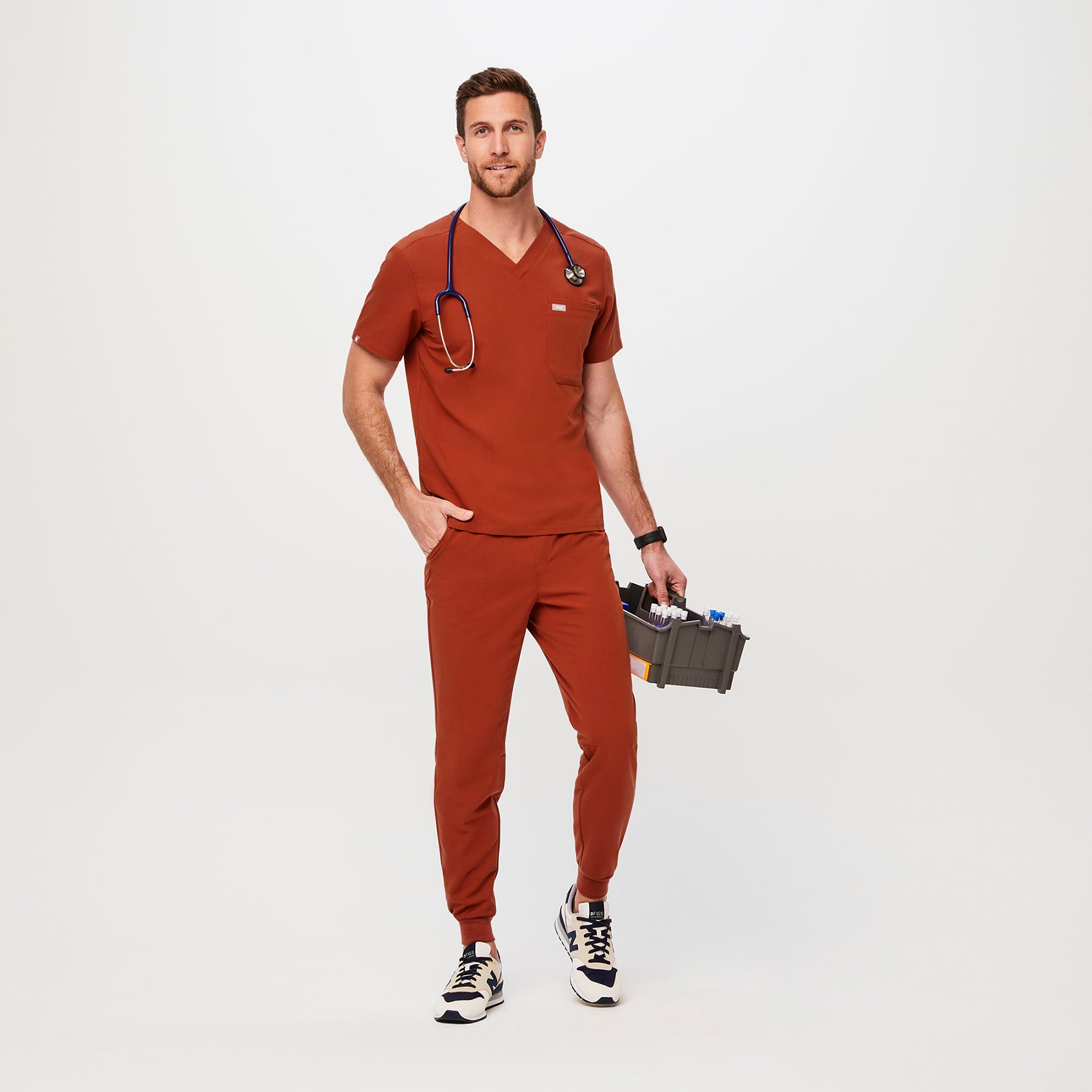 https://cdn.shopify.com/s/files/1/0139/8942/files/Q4_2022_11_AUBURN_SLIM-LEON_M_COREY_01140.jpg?v=1693591135