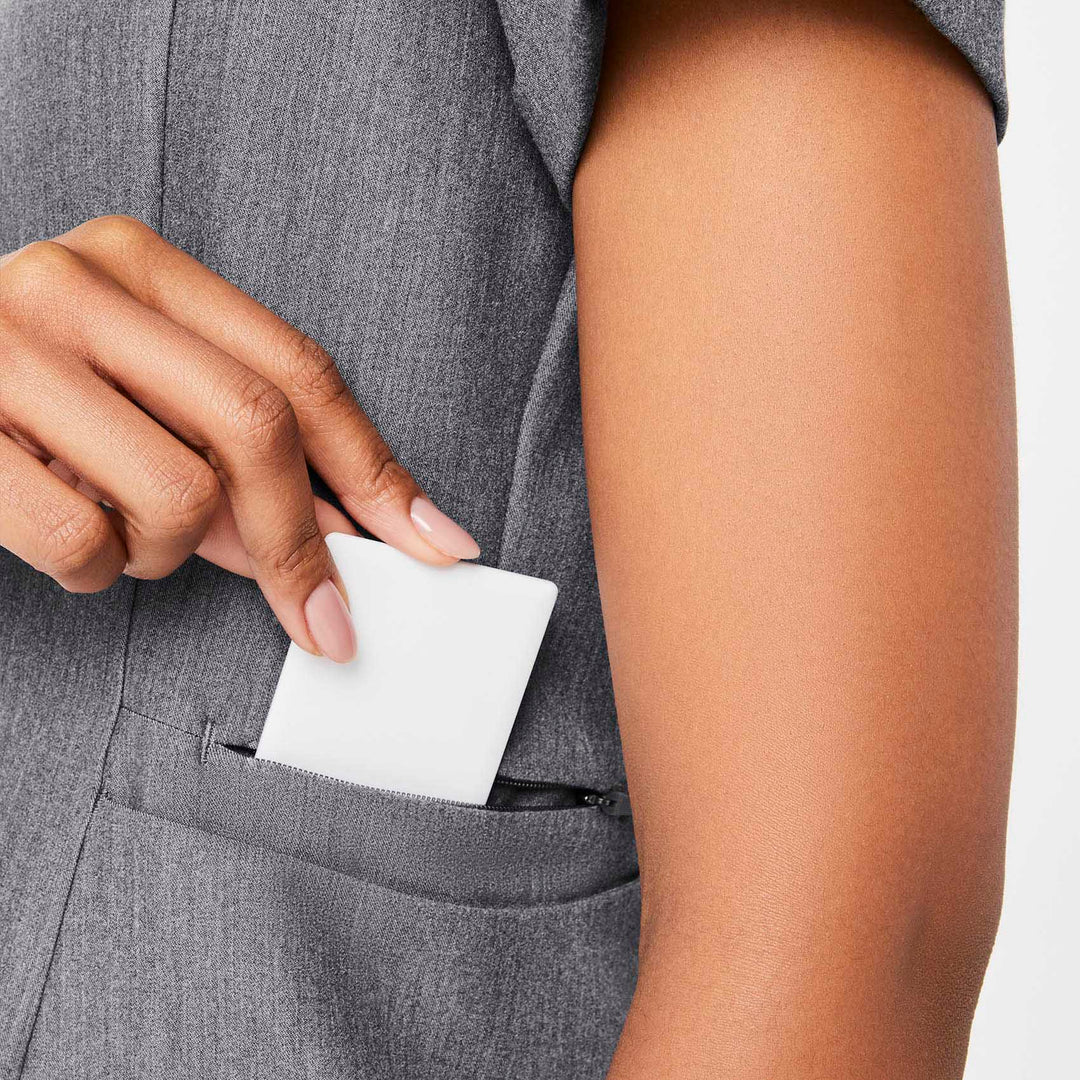 Women’s Inala Scrub Top Graphite · FIGS