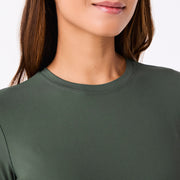 https://cdn.shopify.com/s/files/1/0139/8942/files/Q4_2024_10_MOSS_RIBBEDUNDERSCRUB_CHARO_986.jpg?v=1731971538