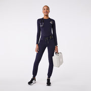 https://cdn.shopify.com/s/files/1/0139/8942/files/Q4_2024_10_NAVY_RIBBEDUNDERSCRUB_DEJA_1437.jpg?v=1731971640