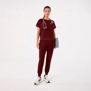https://cdn.shopify.com/s/files/1/0139/8942/files/Q4_2024_11_BURGUNDY_ARUATOP_CHARO_627.jpg?v=1736539634