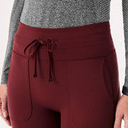 https://cdn.shopify.com/s/files/1/0139/8942/files/Q4_2024_11_BURGUNDY_SEVILLEHWFLARE_CHARO_602.jpg?v=1734026333