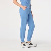 https://cdn.shopify.com/s/files/1/0139/8942/files/Q4_2024_11_CEILBLUE_HWUMANJOGGER_MELANIE_0350.jpg?v=1734029708