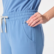 https://cdn.shopify.com/s/files/1/0139/8942/files/Q4_2024_11_CEILBLUE_HWUMANJOGGER_MELANIE_0369.jpg?v=1734029708