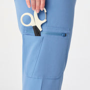 https://cdn.shopify.com/s/files/1/0139/8942/files/Q4_2024_11_CEILBLUE_UMANJOGGER_MELANIE_0271.jpg?v=1734030821