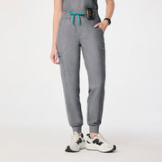https://cdn.shopify.com/s/files/1/0139/8942/files/Q4_2024_11_GRAPHITE_HWUMANJOGGER_MELANIE_1171_4ee19a04-2abd-4149-85a1-1514748e3494.jpg?v=1734030556