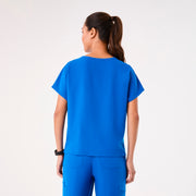 https://cdn.shopify.com/s/files/1/0139/8942/files/Q4_2024_11_ROYALBLUE_ARUATOP_CHARO_432.jpg?v=1735857527