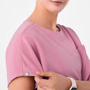 https://cdn.shopify.com/s/files/1/0139/8942/files/Q4_2024_12_CHALKPINK_ARUATOP_MADI_711.jpg?v=1736357118