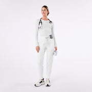 https://cdn.shopify.com/s/files/1/0139/8942/files/Q4_2024_12_CHALKPINK_OPTICWHITE_ALVAHW_MADI_2421.jpg?v=1736357683