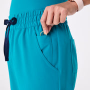 https://cdn.shopify.com/s/files/1/0139/8942/files/Q4_2024_12_TEAL_HWDOWA_CHARO_1044_e391ffef-7d4c-497f-8091-0d38bc5a7e4b.jpg?v=1736359146
