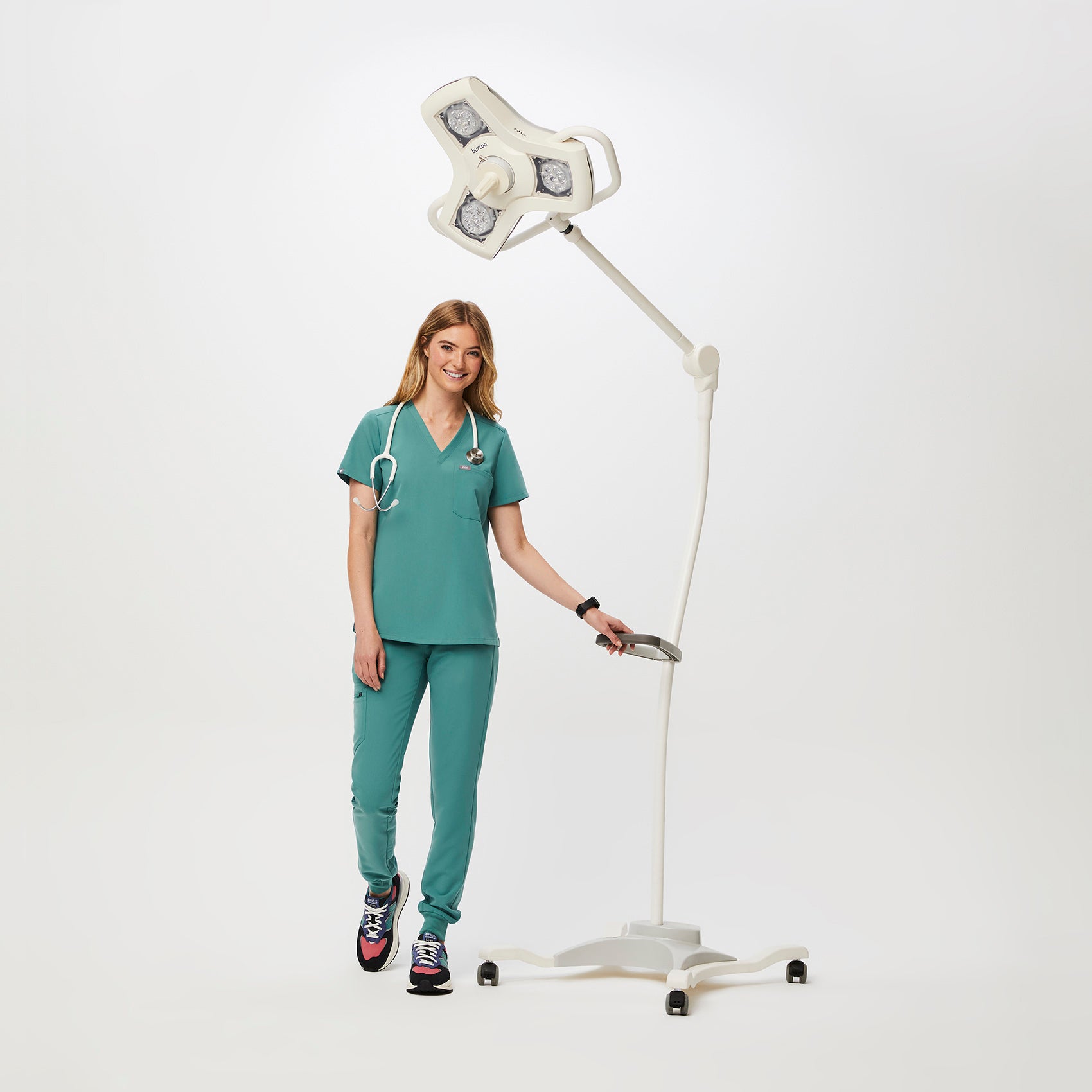 https://cdn.shopify.com/s/files/1/0139/8942/files/Womens-BestSellerKit-Marine-2.jpg?v=1686006232