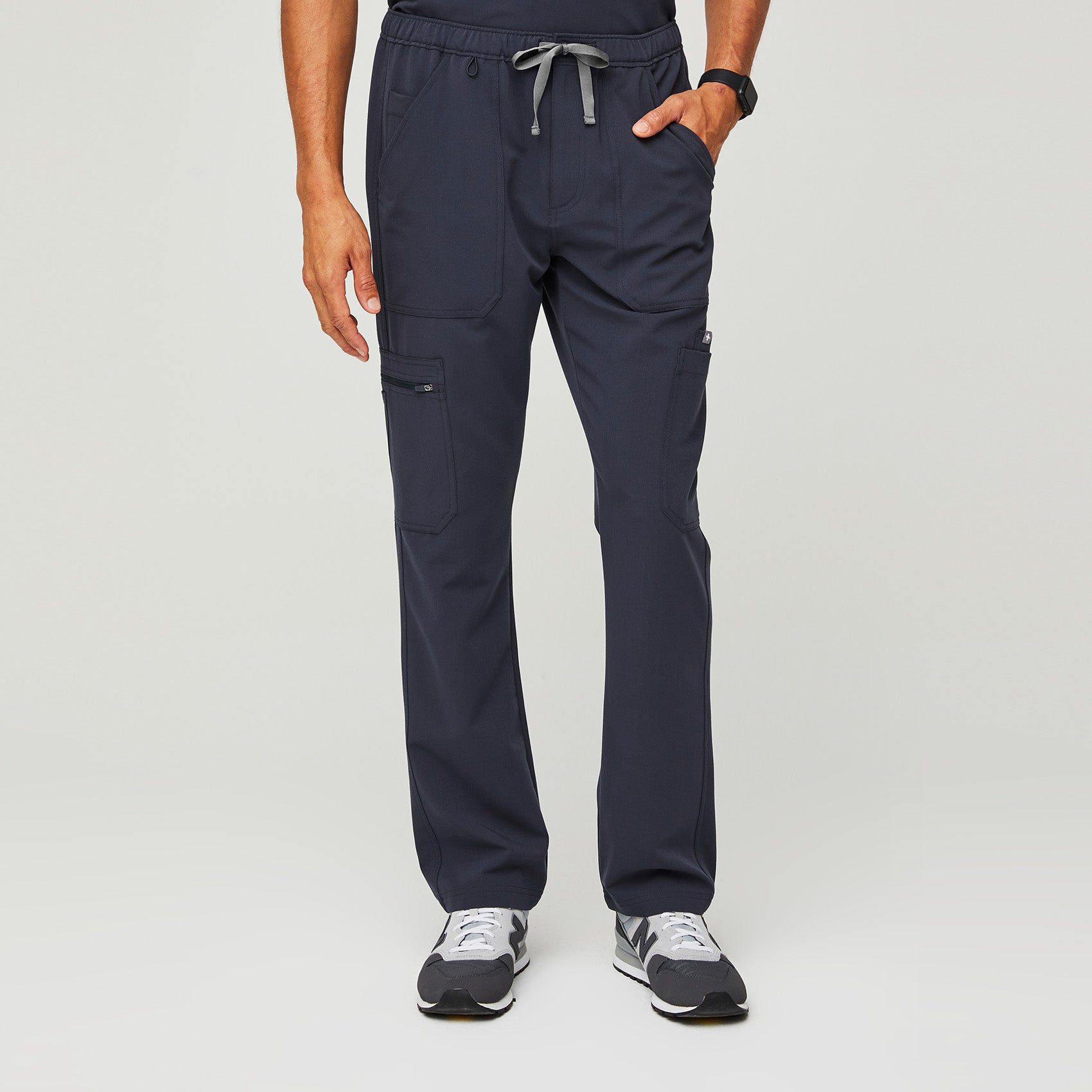 Men's Cairo Cargo Scrub Pants™ · FIGS