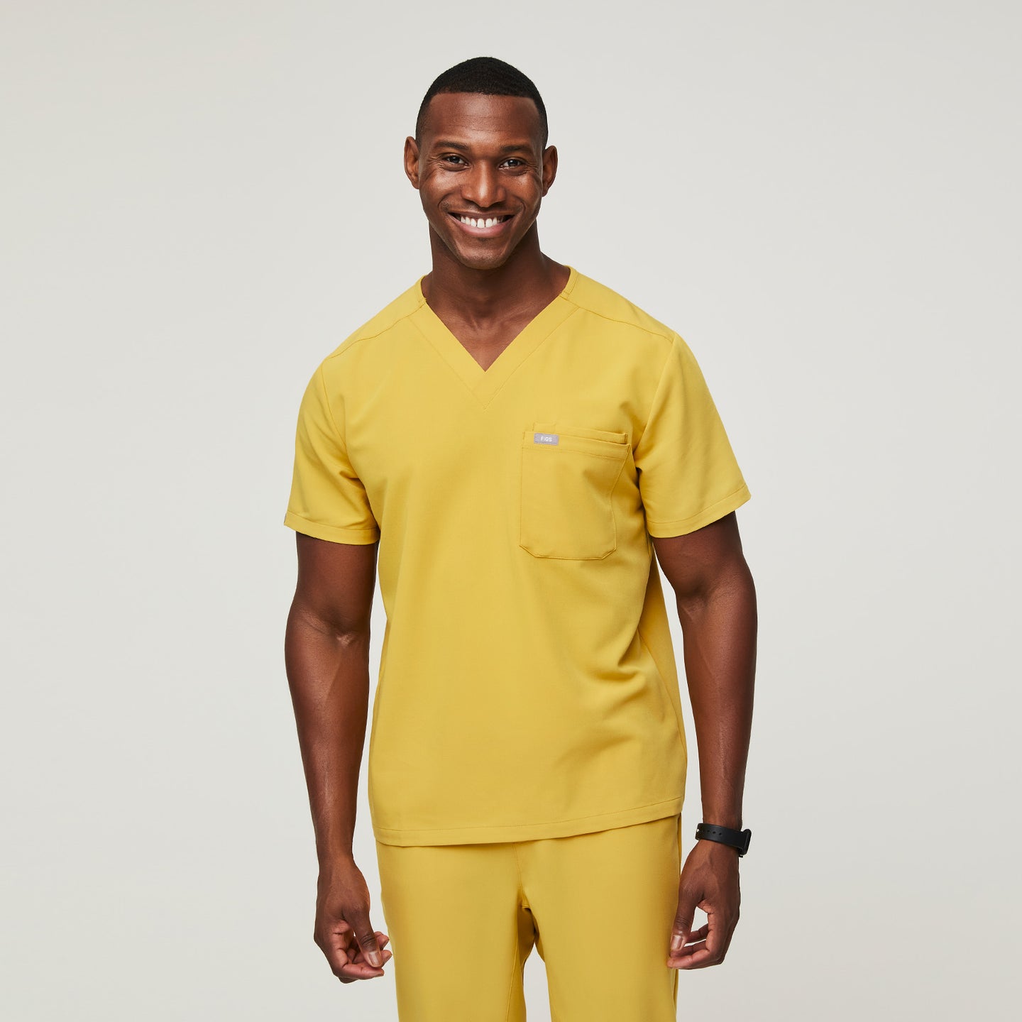 Men's Leon™ ThreePocket Scrub Top · FIGS