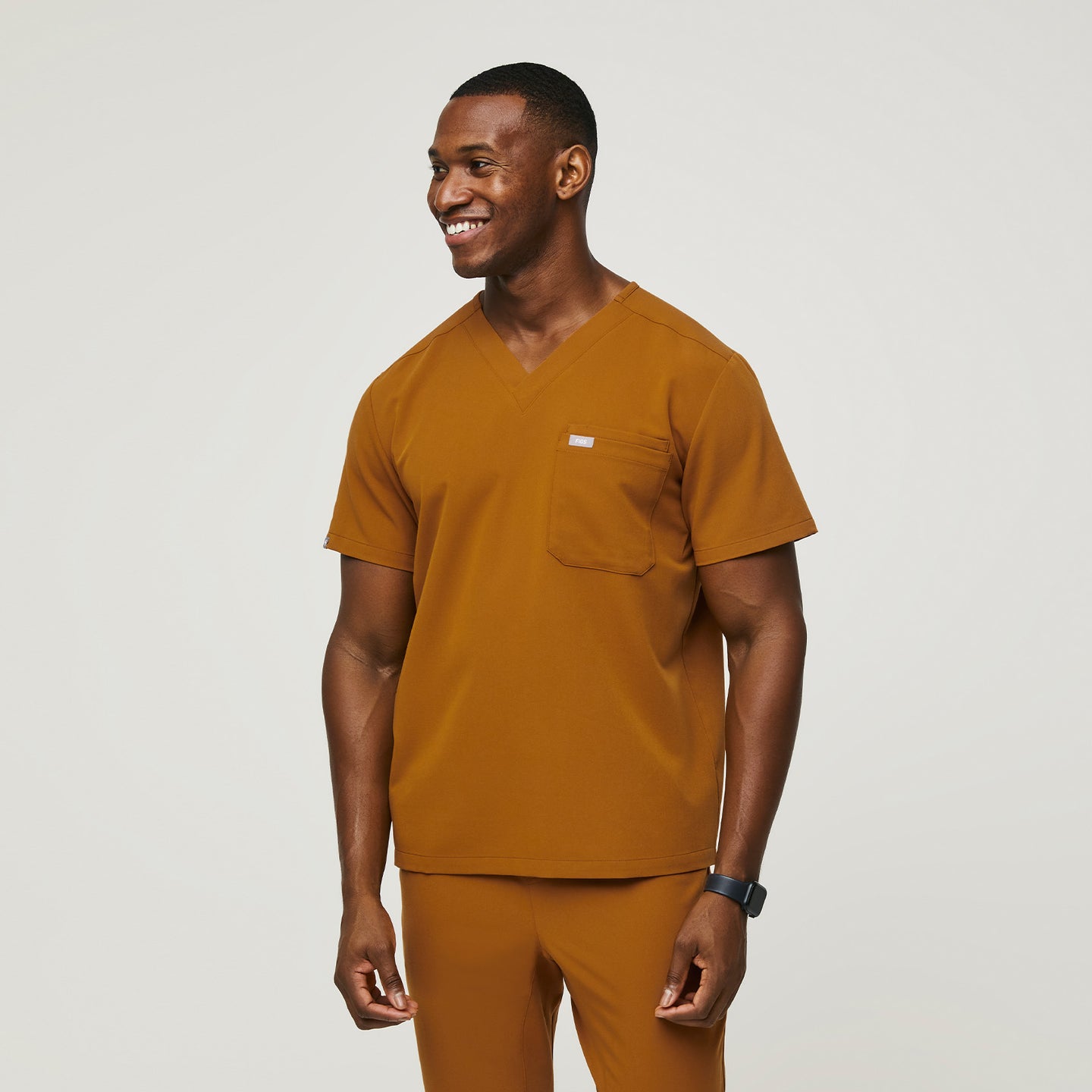 Men's Leon™ ThreePocket Scrub Top · FIGS