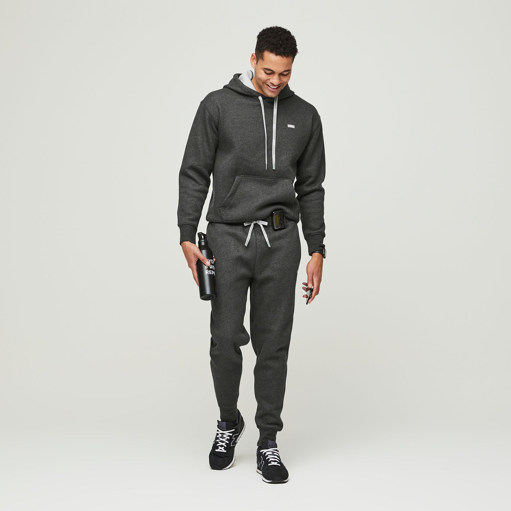 https://cdn.shopify.com/s/files/1/0139/8942/products/Men-Off-Shift-Loungewear-Sweatshirt-HTR-charcoal-2.jpg?v=1646100025