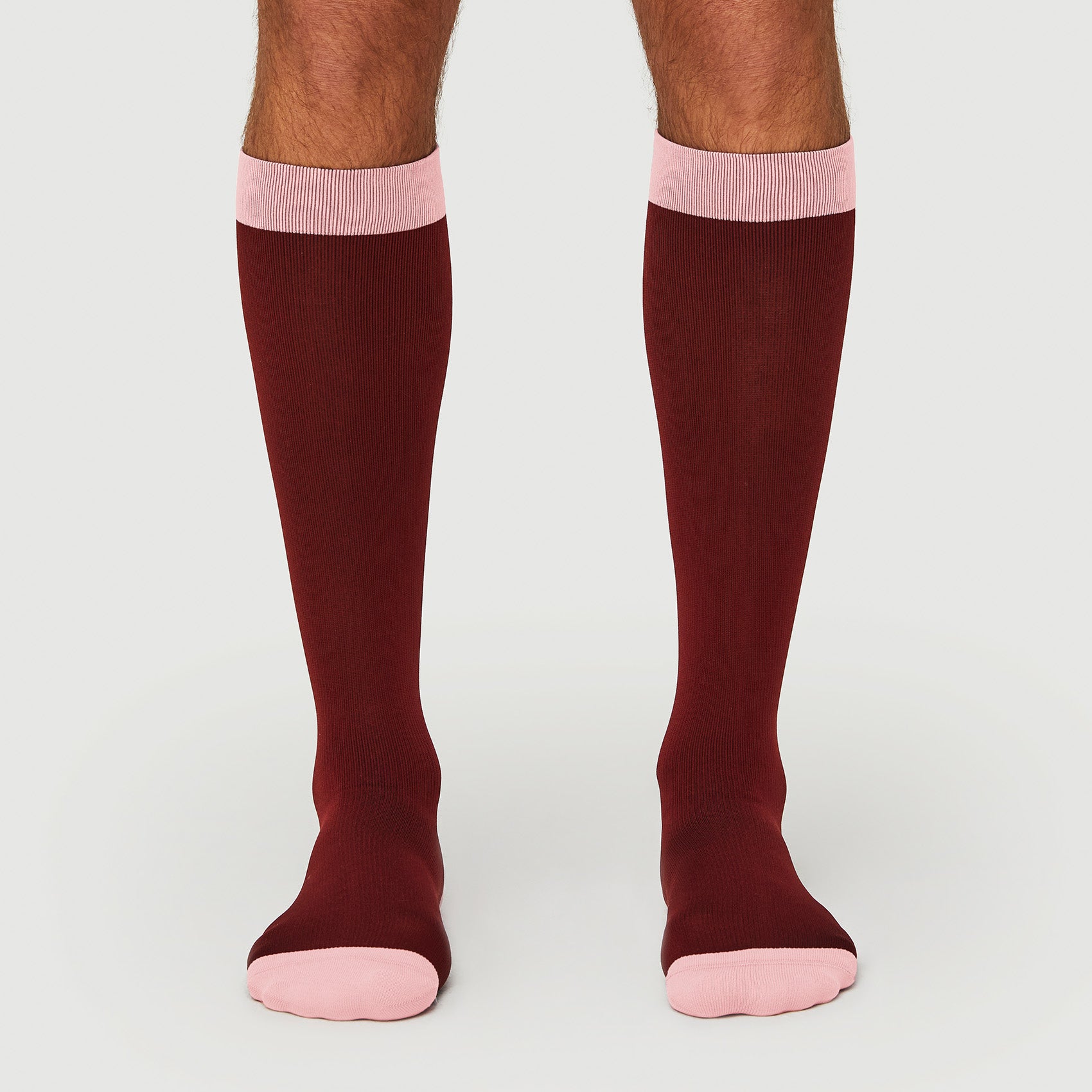 https://cdn.shopify.com/s/files/1/0139/8942/products/Men-Solid-Burgundy-Compression-2.jpg?v=1626114506