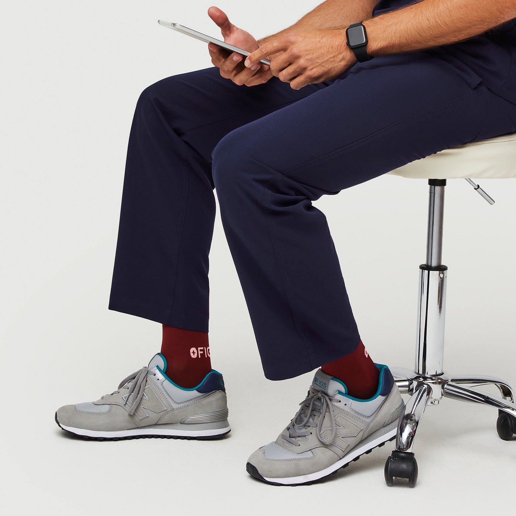 https://cdn.shopify.com/s/files/1/0139/8942/products/Men-Solid-Burgundy-Compression-4.jpg?v=1626114506