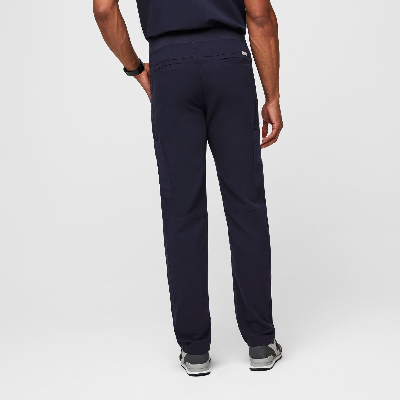 https://cdn.shopify.com/s/files/1/0139/8942/products/Mens-Axim-Navy-M-4.jpg?v=1671154338