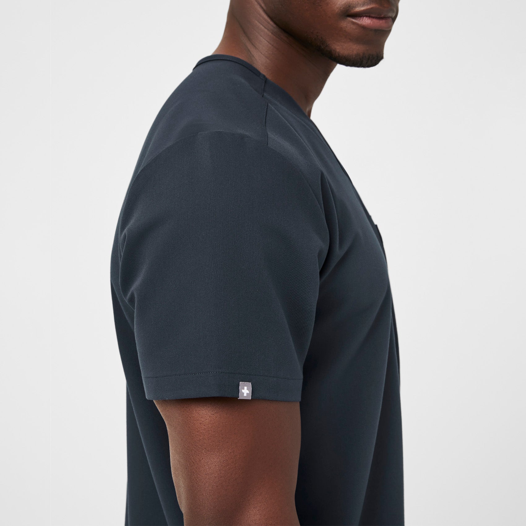 Men's Leon™ ThreePocket Scrub Top Dark Harbor · FIGS