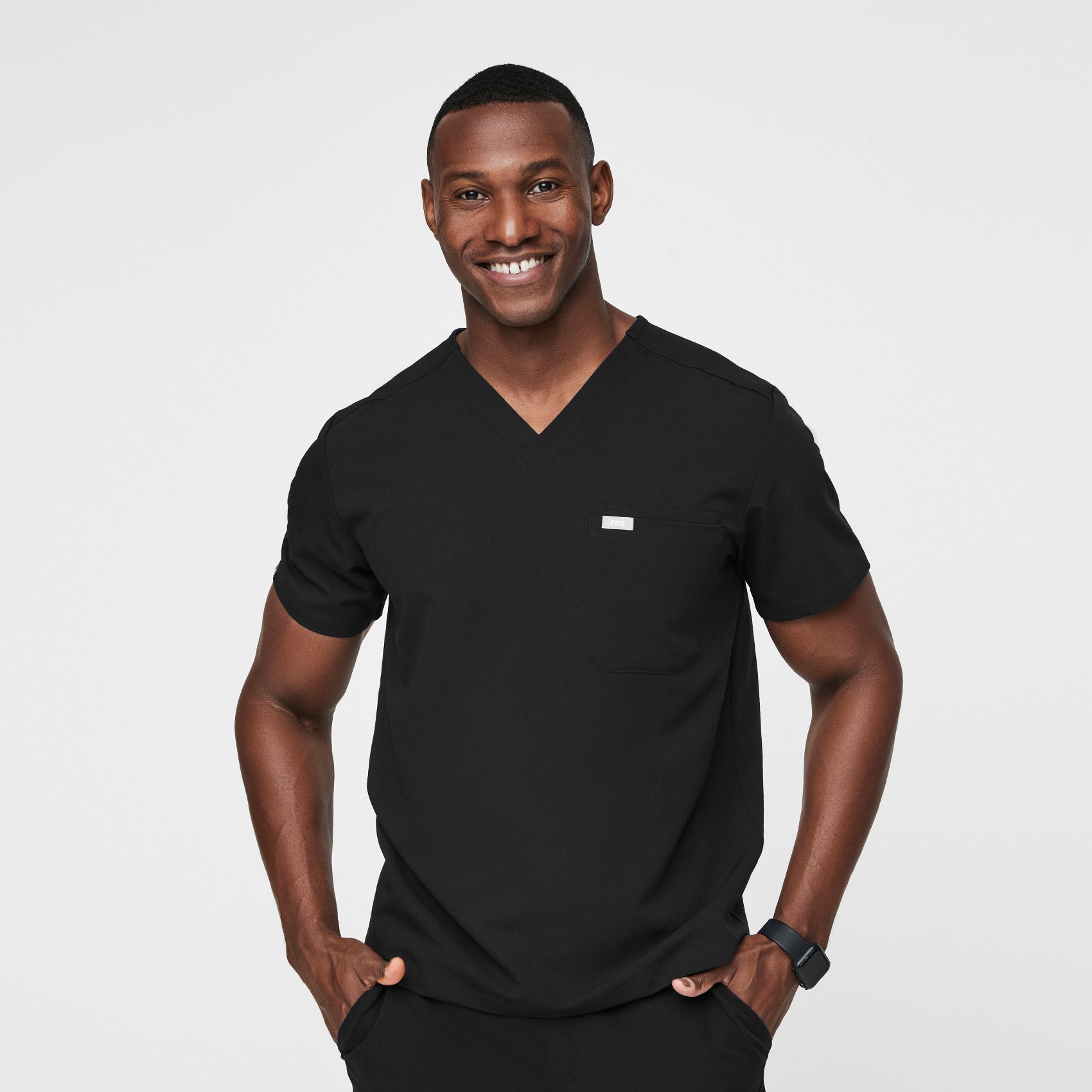 https://cdn.shopify.com/s/files/1/0139/8942/products/Mens-Leon-Scrub-Top-black-L-1.jpg?v=1675726499