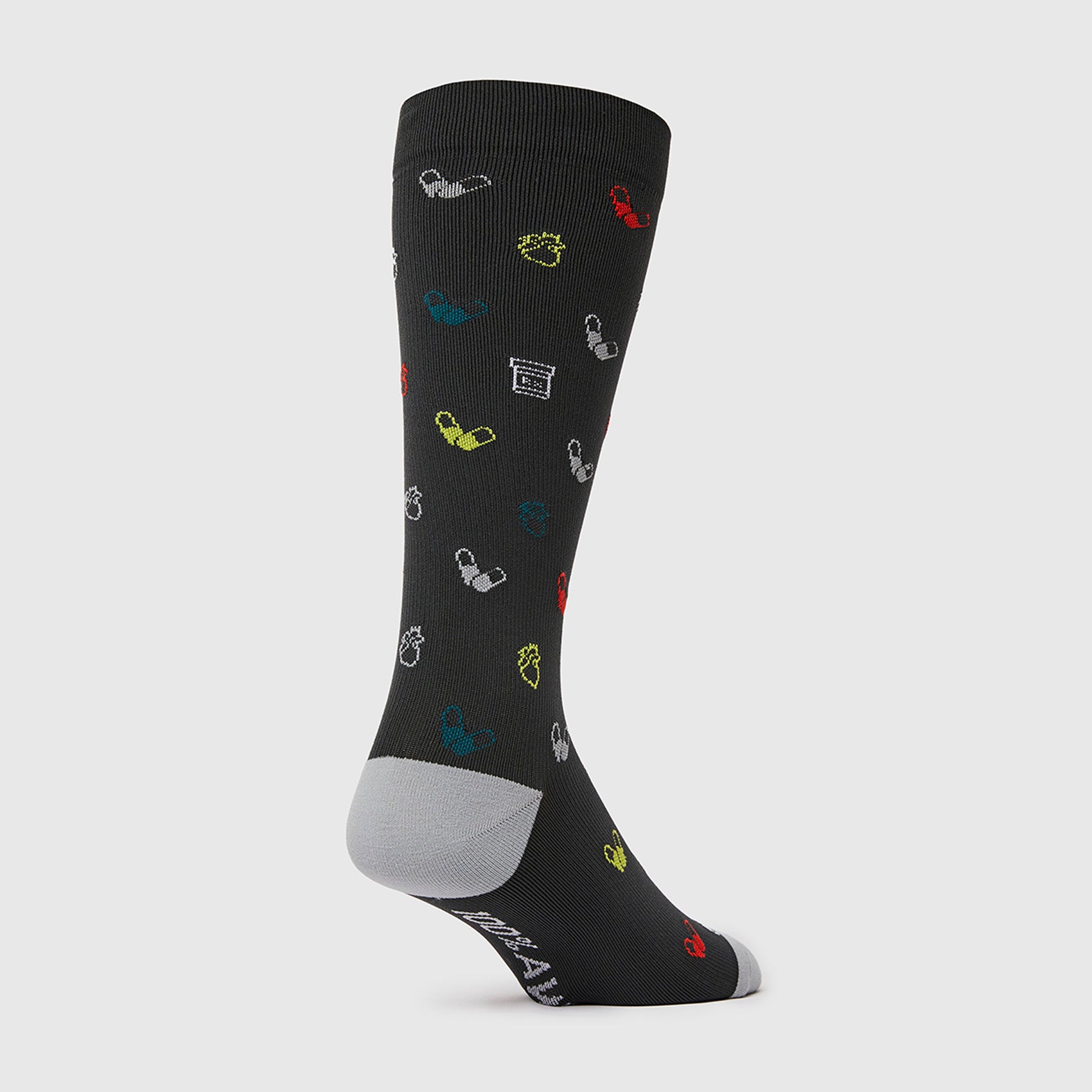 https://cdn.shopify.com/s/files/1/0139/8942/products/Mens-MiniRepeat-Black-2.jpg?v=1674495486