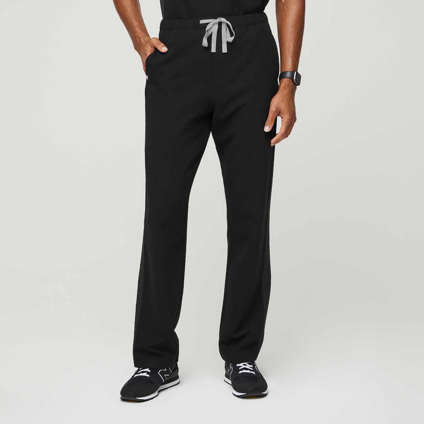 https://cdn.shopify.com/s/files/1/0139/8942/products/Mens-RMX-Pisco-Panel-Scrub-Pants-Black-1.jpg?v=1632178082