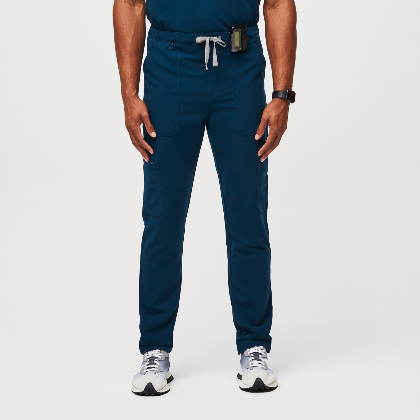 Men’s Slim Cairo™ Cargo Scrub Pants · FIGS