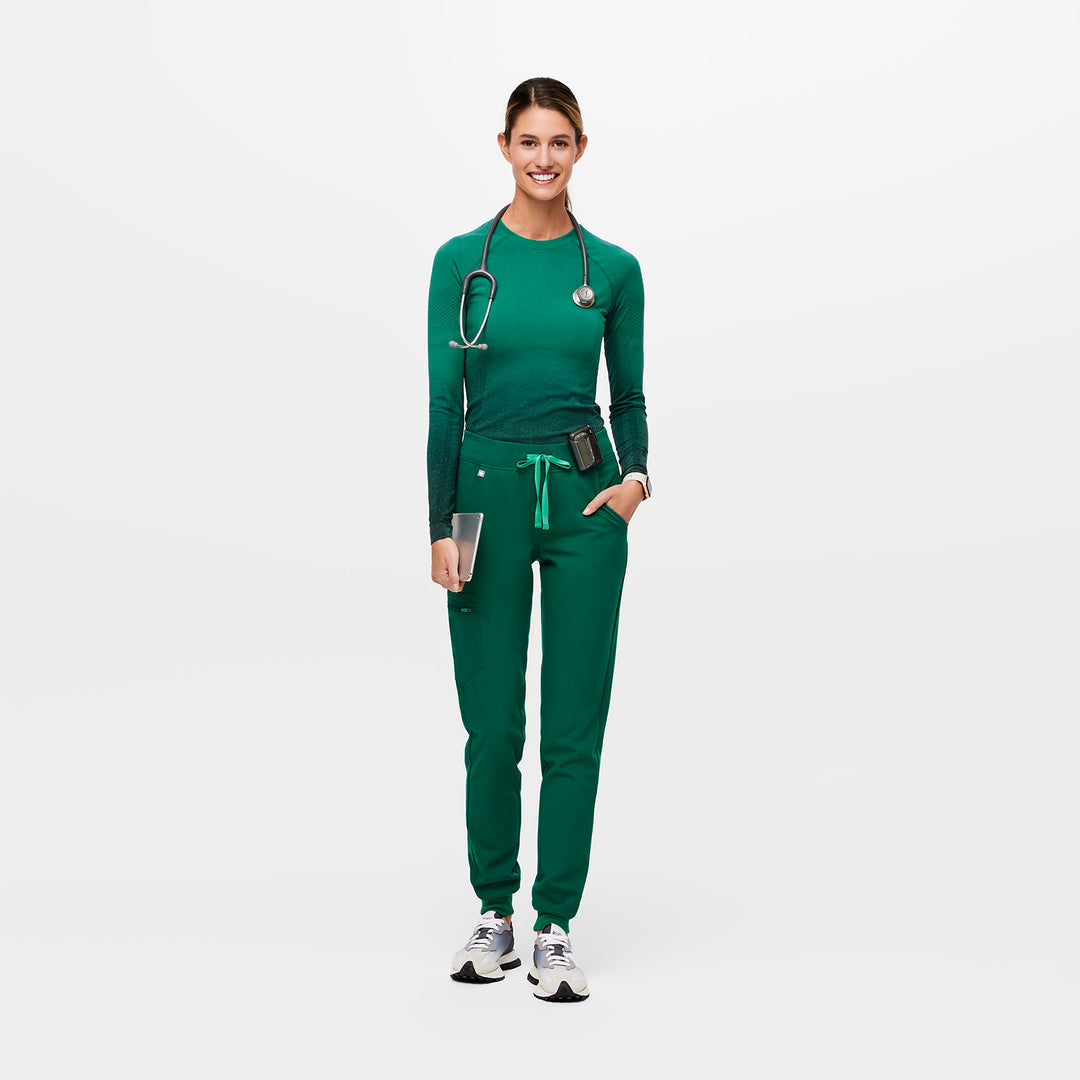 Women's Salta Seamless Longsleeve Underscrub Ombre Hunter Green · FIGS