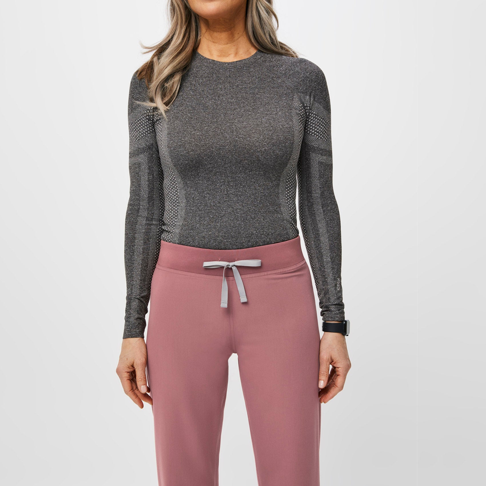 https://cdn.shopify.com/s/files/1/0139/8942/products/Q1_2022_12_AUG-22-MAUVE_LIVINGSTON_W_TERA_18370.jpg?v=1674749503