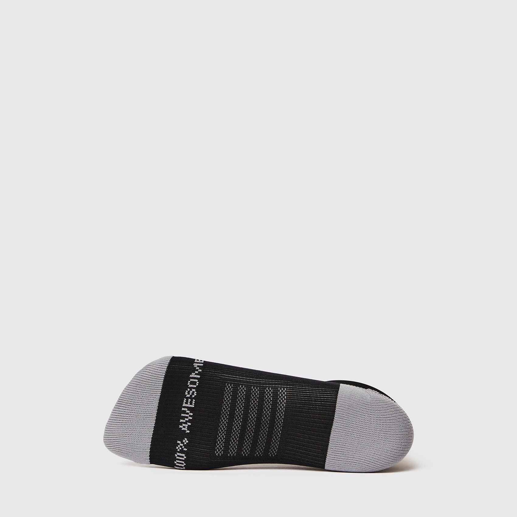 https://cdn.shopify.com/s/files/1/0139/8942/products/Q1_2022_12_BLACK_ANKLESOCKS_W_GHOST_16750.jpg?v=1674075888